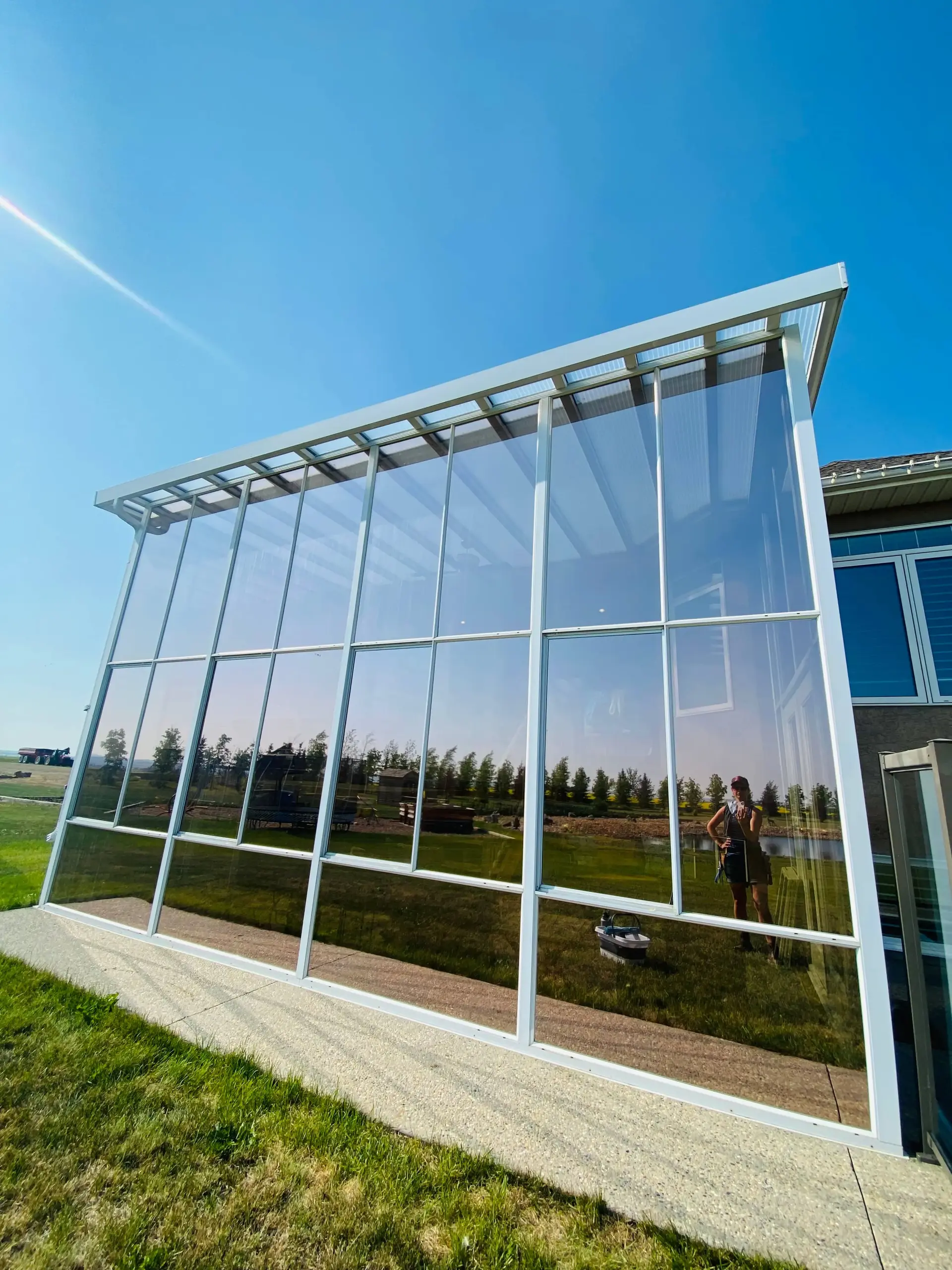 Linnae performing Exterior Window Cleaning