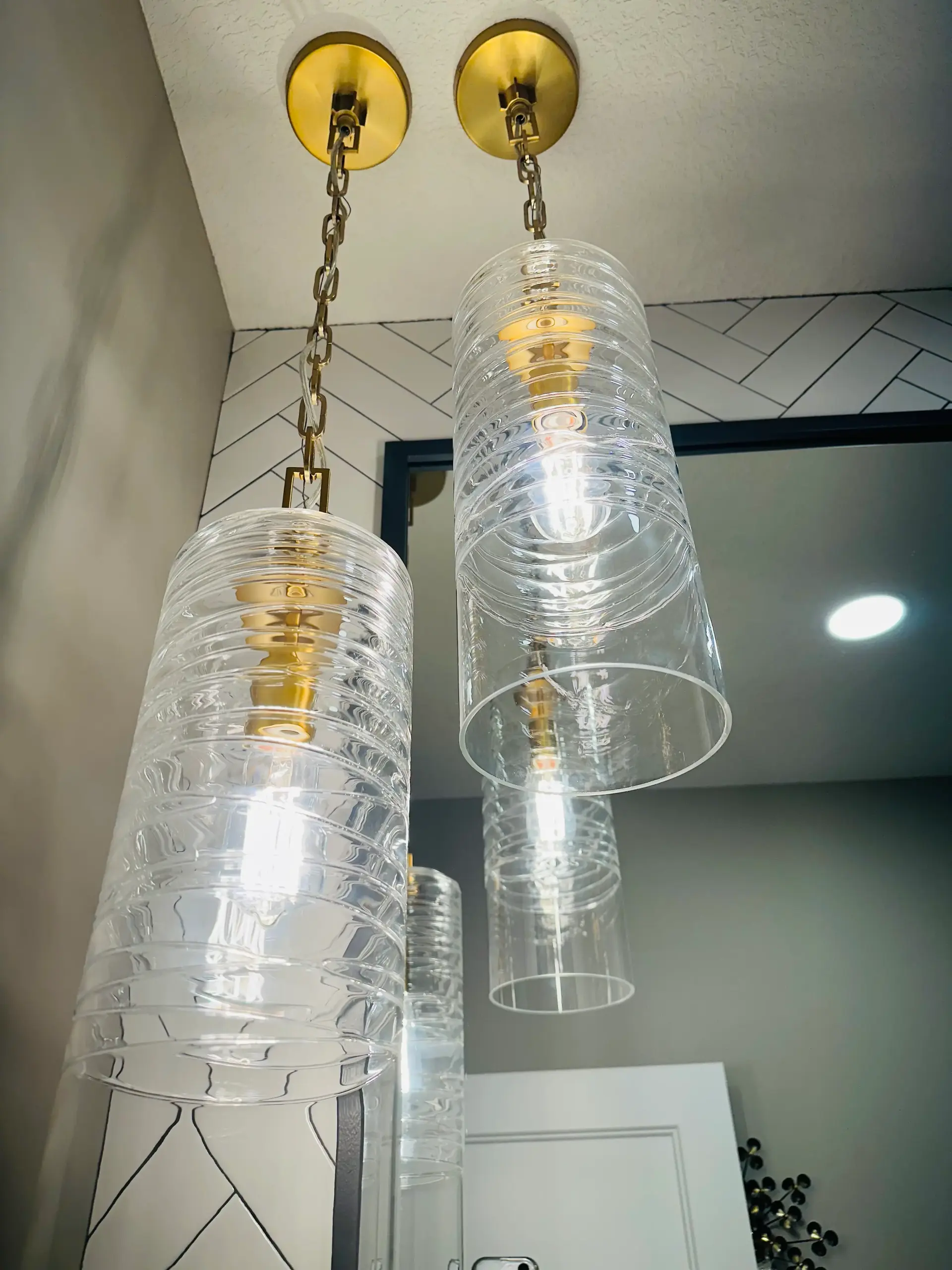 Light fixture cleaning in Grande Prairie - brilliant, beautiful lighting