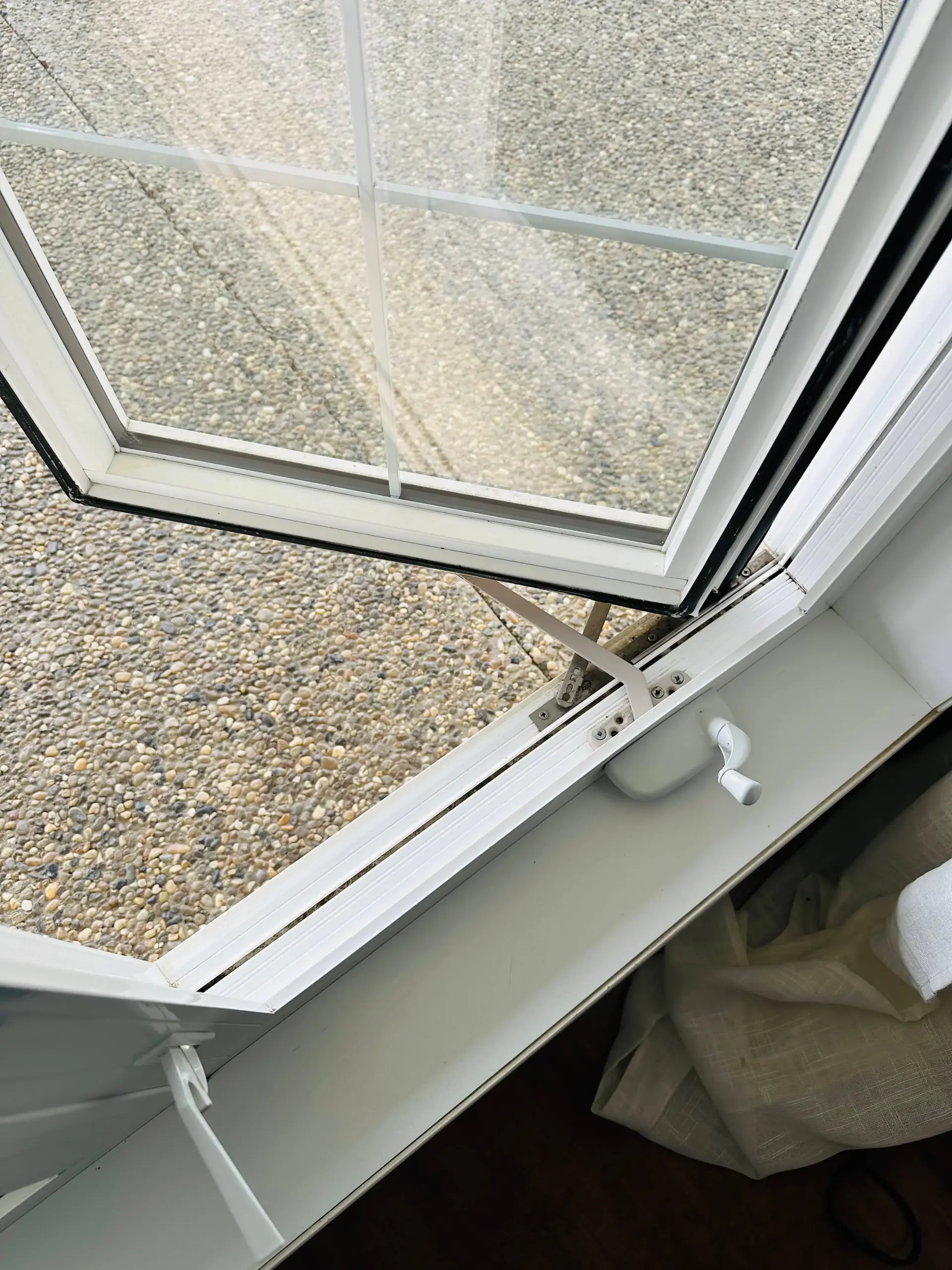 Crystal clear interior window after cleaning